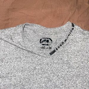 I t-shirt used , gray color